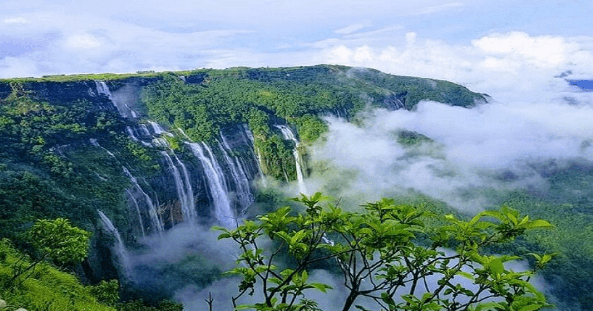 Guwahati, Shillong, Cherrapunjee, Mawlynnong, Dawki, Kaziranga, Guwahati Tour by Bestination Holidays